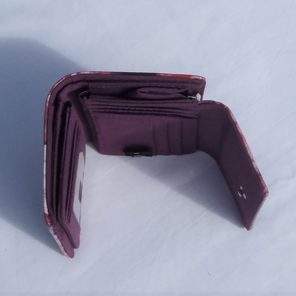 Floral Patent Leather Women’s Wallet - Pink Floral RFID - Picture 4 of 8